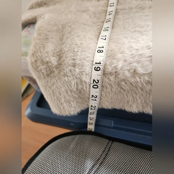 Aerie women's button-down biege very soft elegant sweater. - Picture 5 of 8